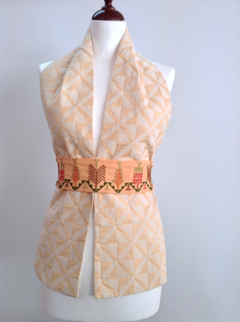 Waist belt with a tie